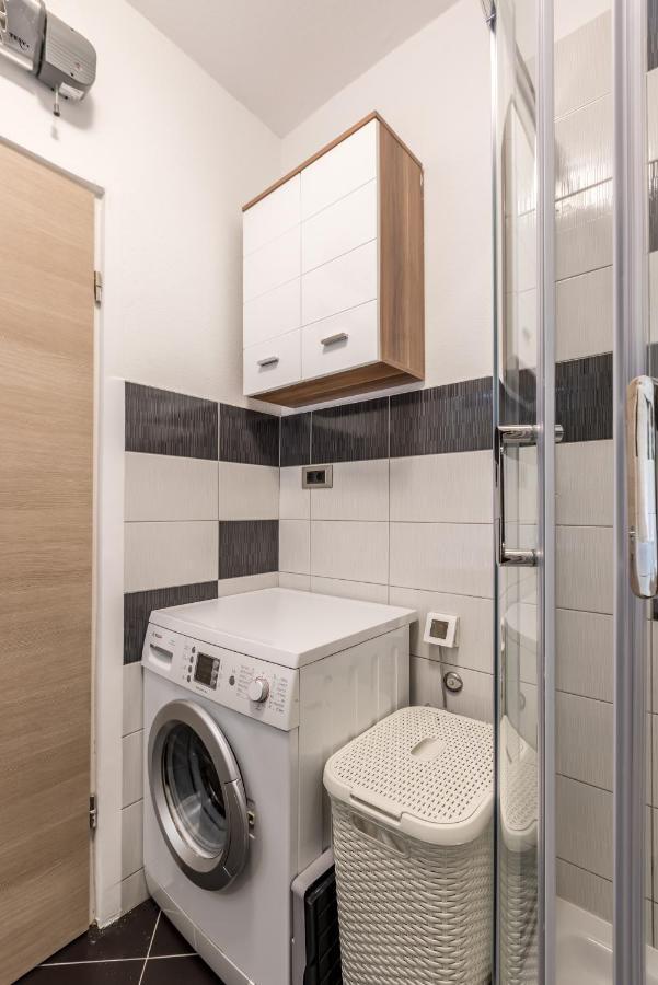Sundowners Apartment, 52Qm, Double & Single Bed, 10 Min From Old Town Of Split Exterior foto